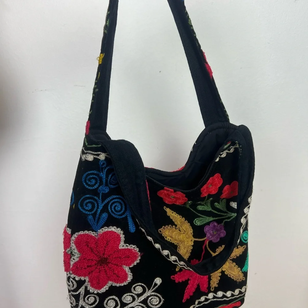 70’s VINTAGE Chenille Metallic Floral Embroidered Black Velvet Hobo Shoulder Bag
